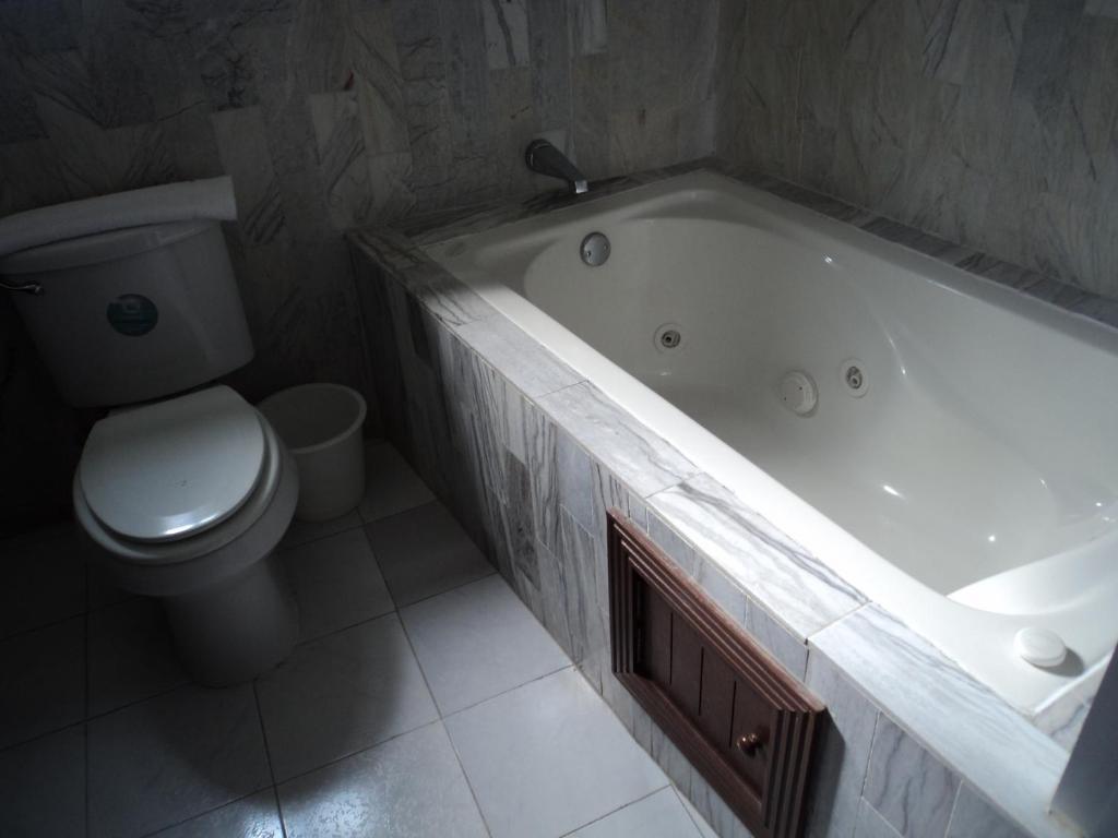 Hotel Monaco Σιουδάδ Χουάρες Εξωτερικό φωτογραφία